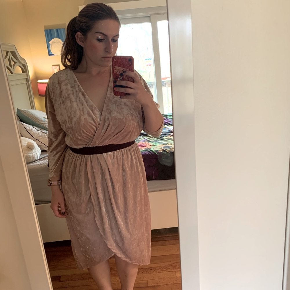 Long sleeve velvet midi dress